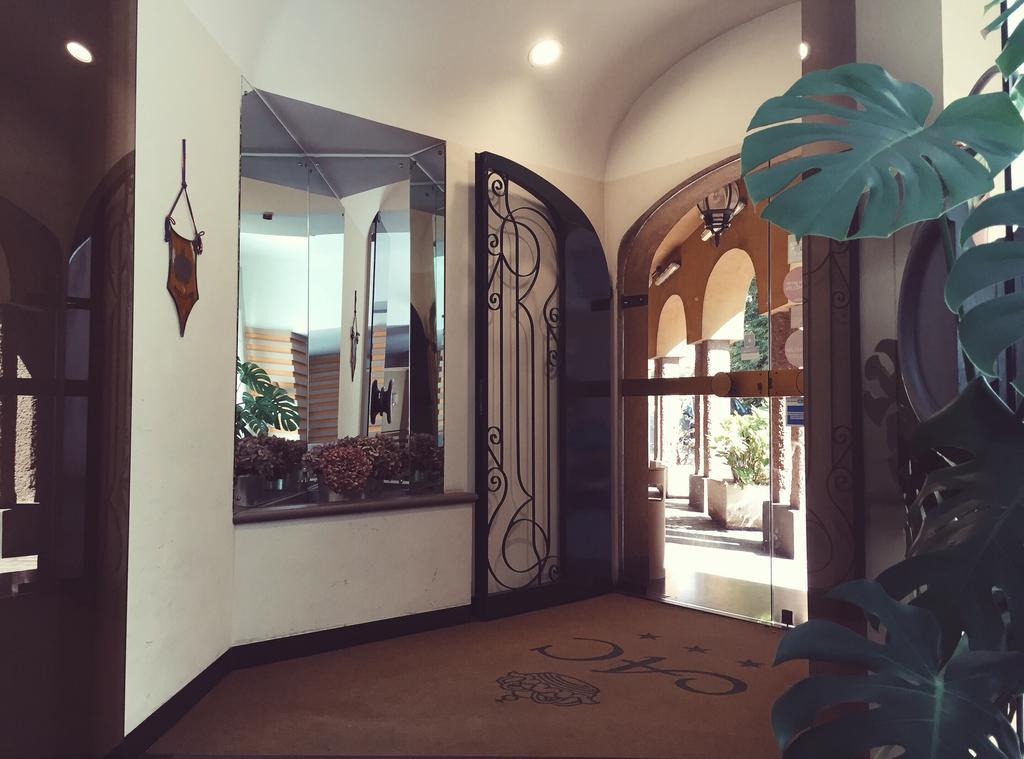 Albergo Della Corona Binasco Exterior foto