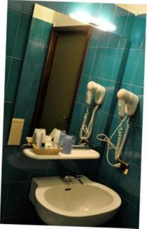Albergo Della Corona Binasco Habitación foto