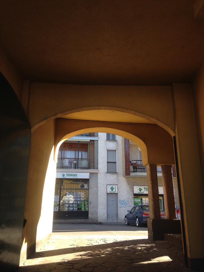 Albergo Della Corona Binasco Exterior foto