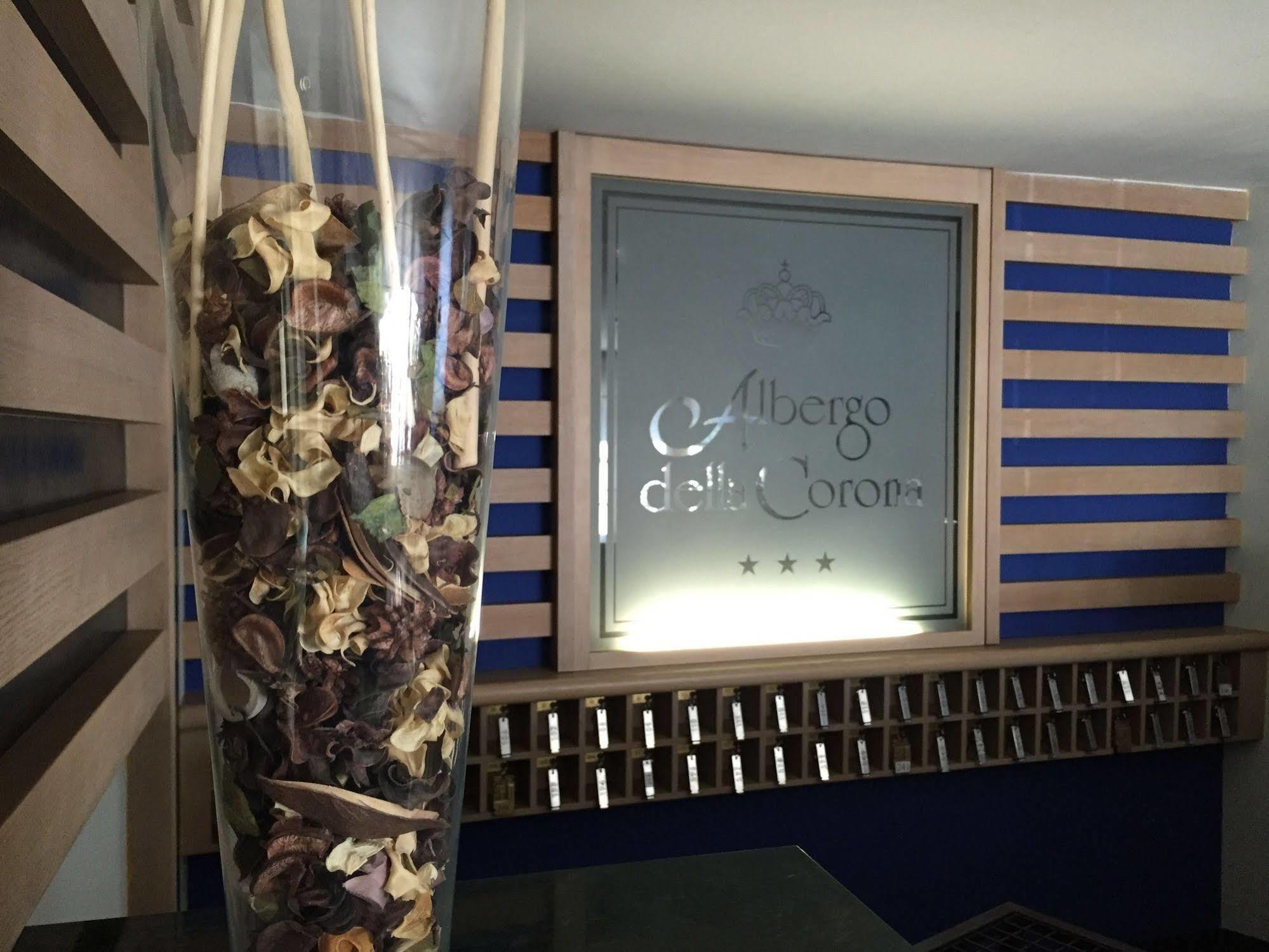 Albergo Della Corona Binasco Exterior foto